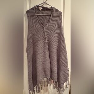 Lularoe Gray Knit Mimi Poncho